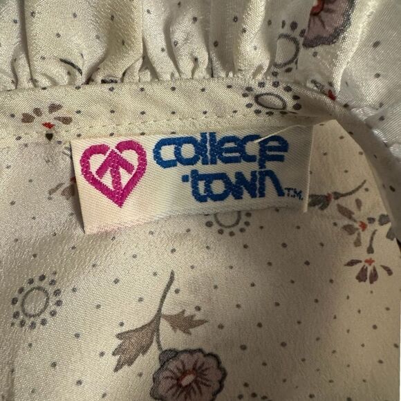 Vintage College Town Beige Floral Ruffled Button Down Shirt - Picture 6 of 6